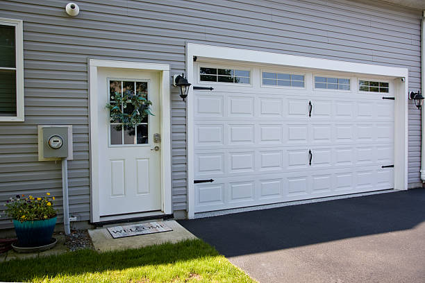 24/7 Emergency Garage Door Panel Replacement experts in Upland, IN